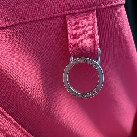 Cherokee Infinity Scrub TOP - Picture 10 of 10